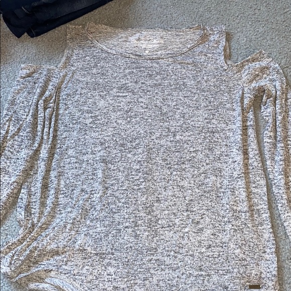 Hollister off the shoulder long sleeve top! - Picture 1 of 2